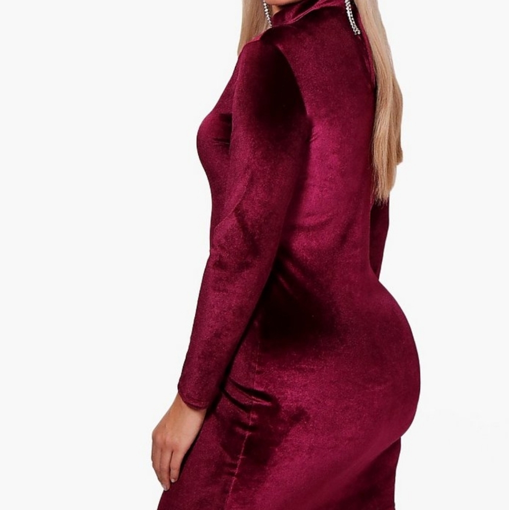 Boohoo Burgundy velvet dress NWT size 14 US